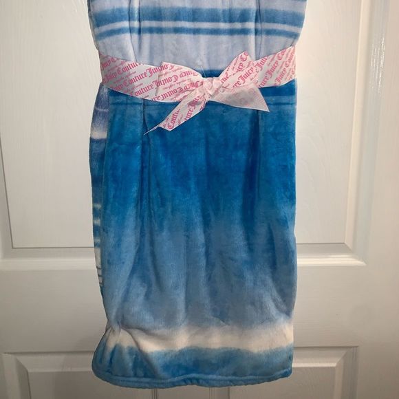 NWT Blue & White Juicy Striped Throw Blanket - Picture 6 of 7